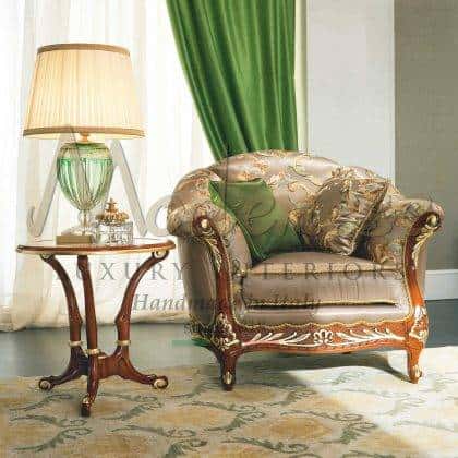 exkluzivní luxusní ručně vyřezávaný elegantní konferenční stolek noblesní detaily barokní konferenční stolek kolekce nábytku horní vykládaný mramorový povrch zlaté detaily povrchová úprava luxusní italská řemeslná ruční výroba tradiční bytový nábytek špičková kalita opulentní design špičkové materiály kvalita vyrobeno v Itálii výroba