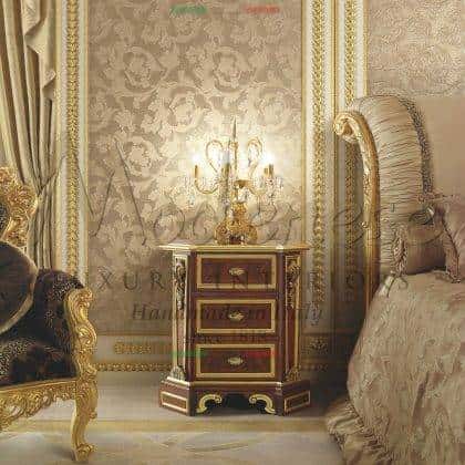Роскошные спальни в стиле барокко эксклюзивные тумбочки на заказ классические прикроватные итальянские тумбочки элегантный дизайн интерьеров классическая итальянская мебель на заказ премиум класс мебель