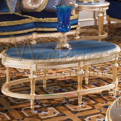 majestátní luxusní konferenční stolek nábytek řemeslné zpracování krásný vyrobený v Itálii azul vykládaný mramorem nábytek s luxusním zlatým povrchem tradiční klasický styl na zakázku exkluzivní design půvabný eegantní dekor detaily ručně vyráběné interiéry italský řemeslník